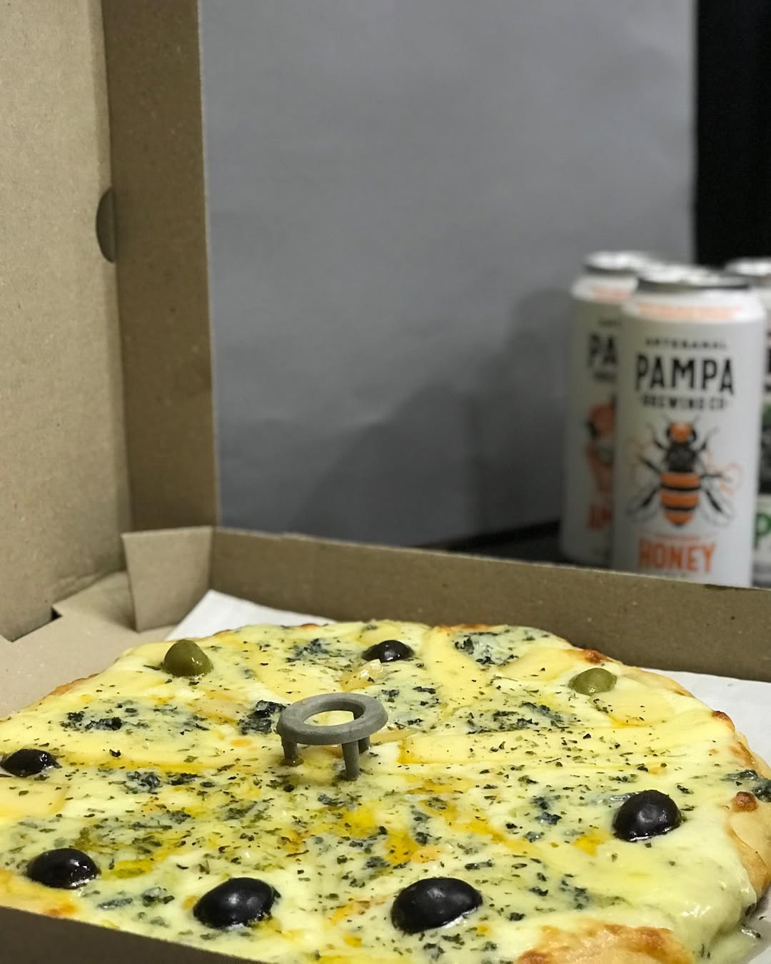 Pizza Cuatro Quesos Café Doncar